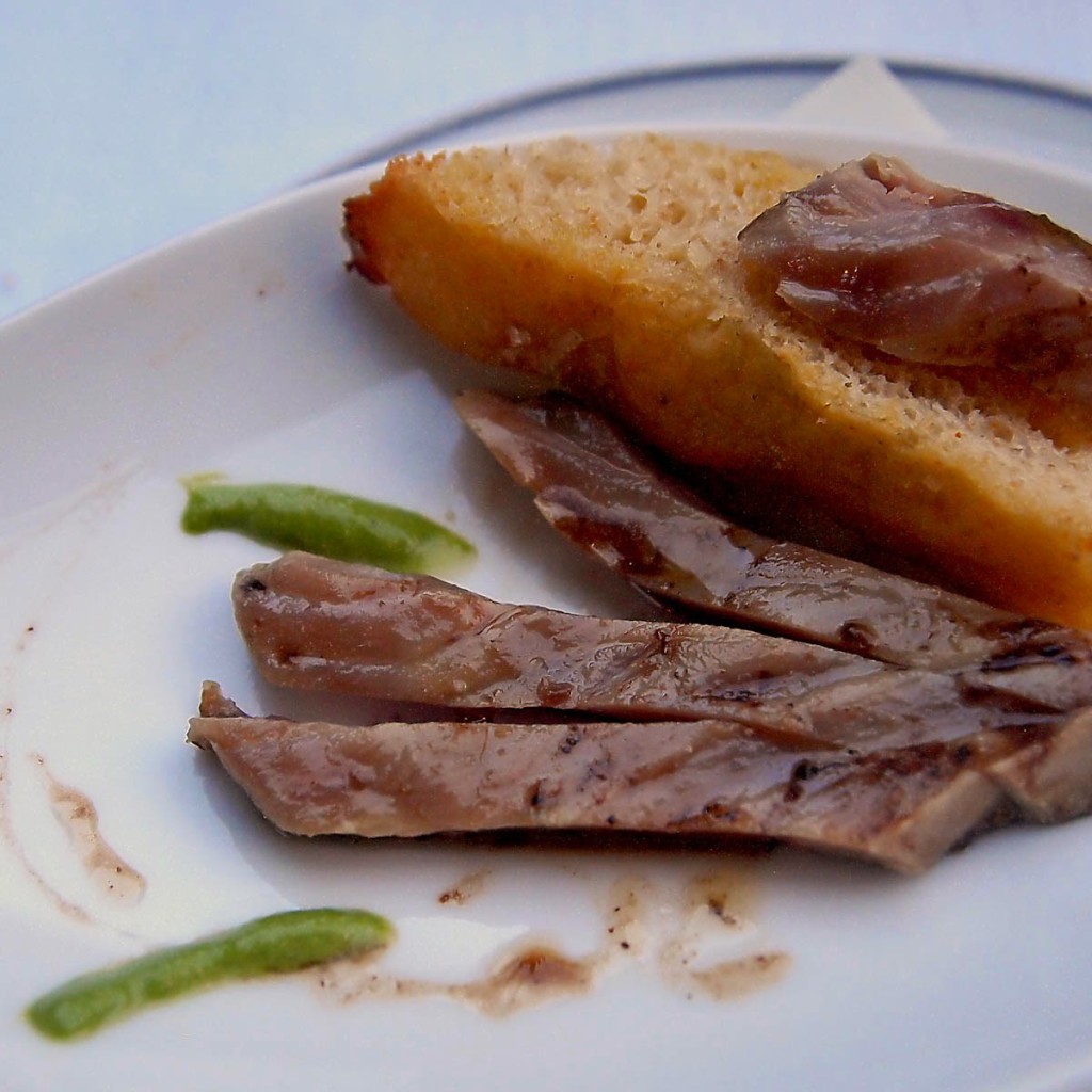 Our amuse-bouche: Marinated tuna strips with grilled focaccia. Photo: Pamela O'Neill