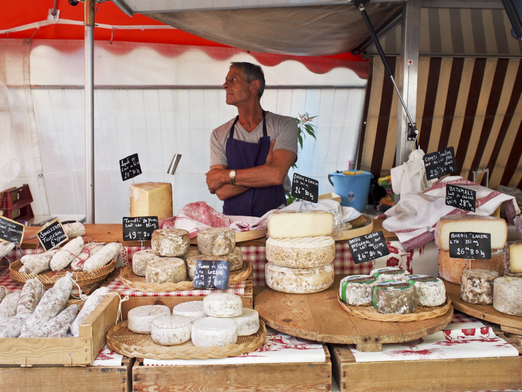 The men in the markets of Provence: L'Isle-sur-la-Sorgue